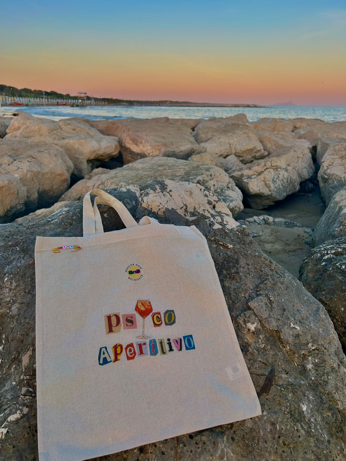 Tote bag Sedute Non Richieste con scritta Psico Aperitivo al tramonto